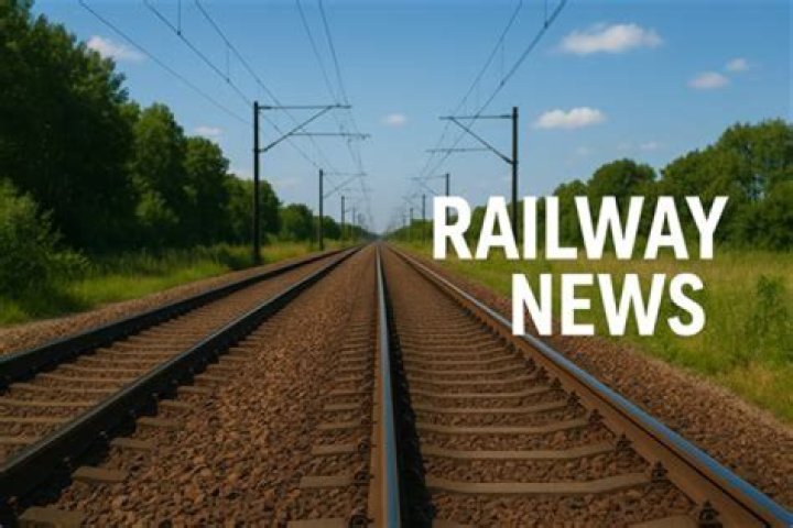 Which railway line connects Pakistan and Iran?