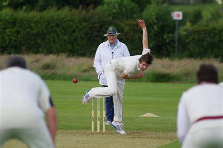 Who is king of cricket bowler?