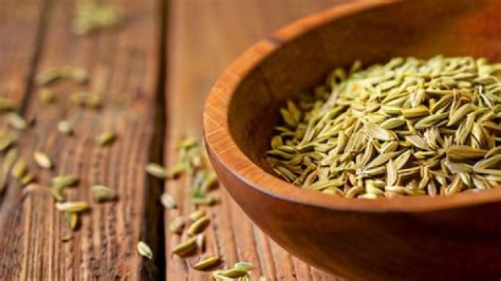 Who should not eat fennel seeds?