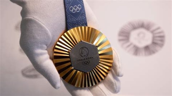 Who won men's halfpipe gold medal?
