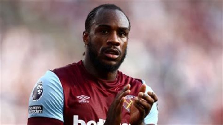 Why Antonio is sad?