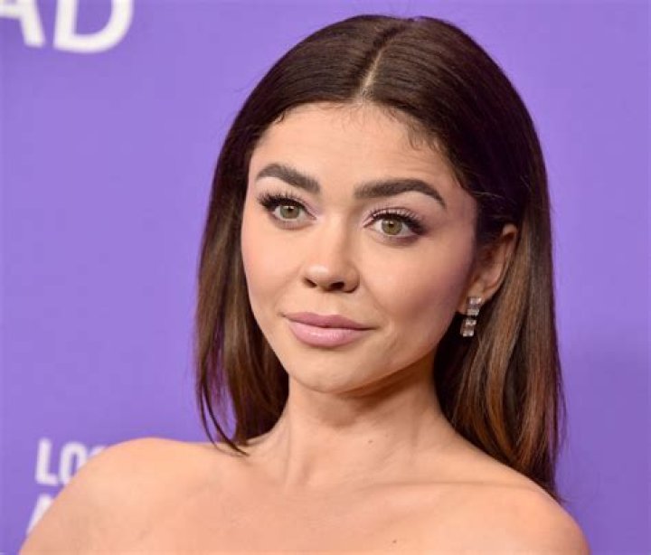 Why did Sarah Hyland put on weight?