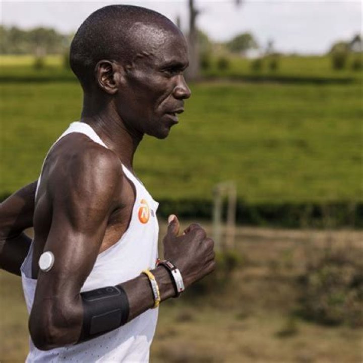 Why does Eliud Kipchoge wear sleeves?