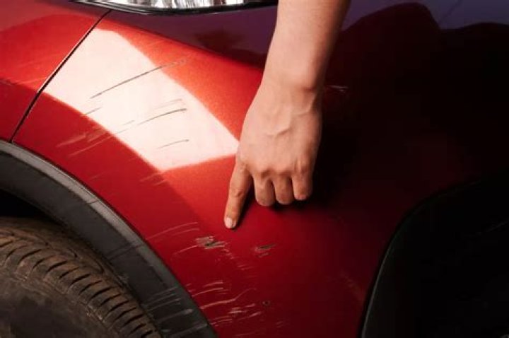Will car scratches rust?
